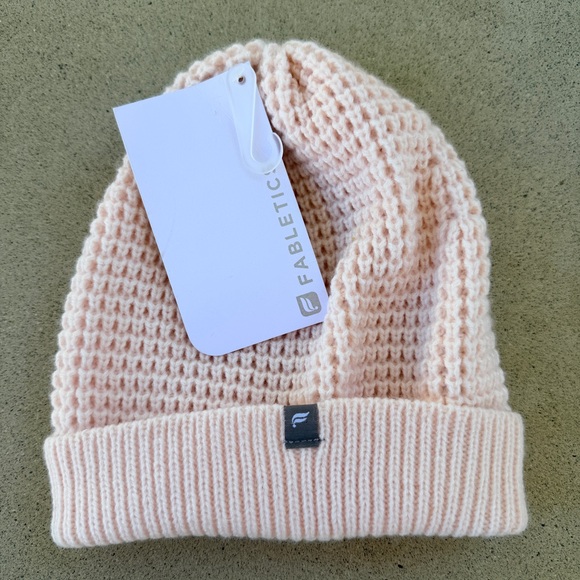 Fabletics Accessories - NEW Fabletics Pink Chunky Rib Knit Beanie